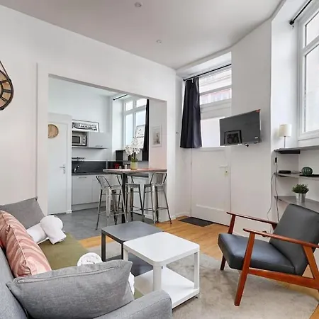 Apartment Charming 1br Batignolles Paris