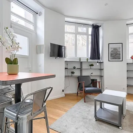 Apartment Charming 1br Batignolles *